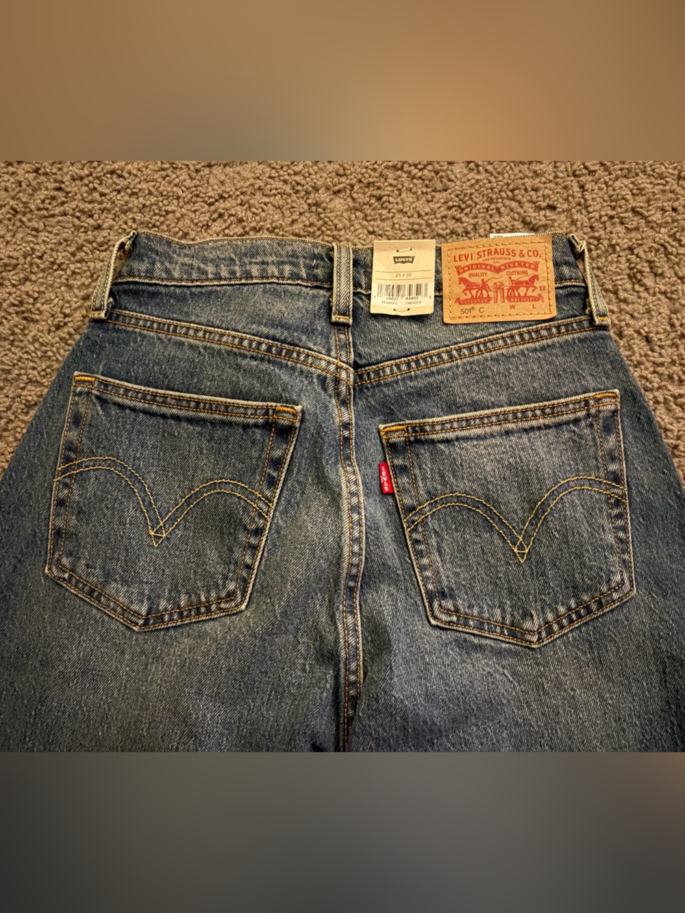Levi's Women's Straight Leg Jeans in Medium Blue with Gold Studs - Picture 5 of 7
